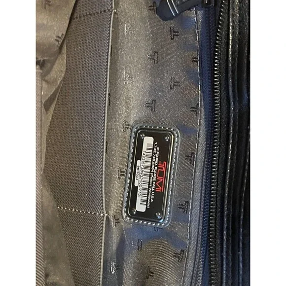 Vintage Tumi Leather Briefcase 96130D4 Messenger Bag 90s Executive Career Wear - Picture 10 of 16